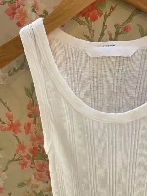 Nouveau ! MOTHER Top The Runner Up Fluff White — photo 4
