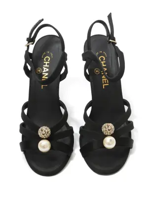 Sandales à talon en satin noir perle et cristal Prix boutique 1500€ Taille 39 — photo 4