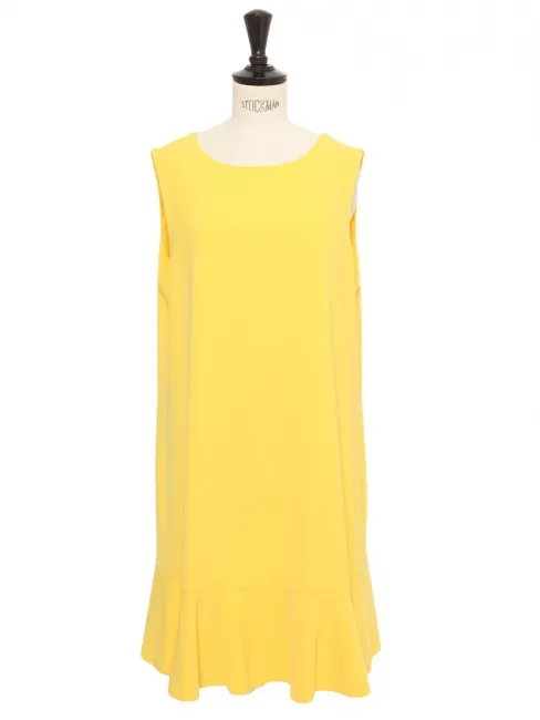 Robe fluide sans manche en crêpe jaune vif Prix boutique $745 Taille 40