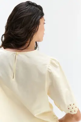 Top en coton avec broderie anglaise - Jaune clair — photo 3