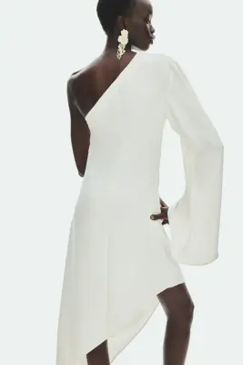 Robe asymétrique à effet drapé - Ivoire — photo 2