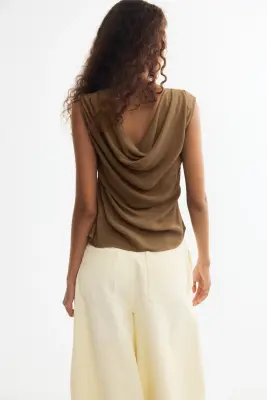 Top asymétrique à effet drapé - Beige foncé — photo 2