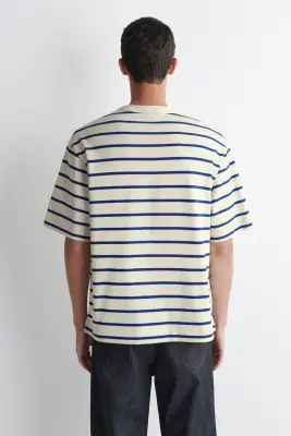 T-SHIRT OVERSIZE À DÉTAIL DE POCHE - BLEU / BLANC / RAYURES — photo 4