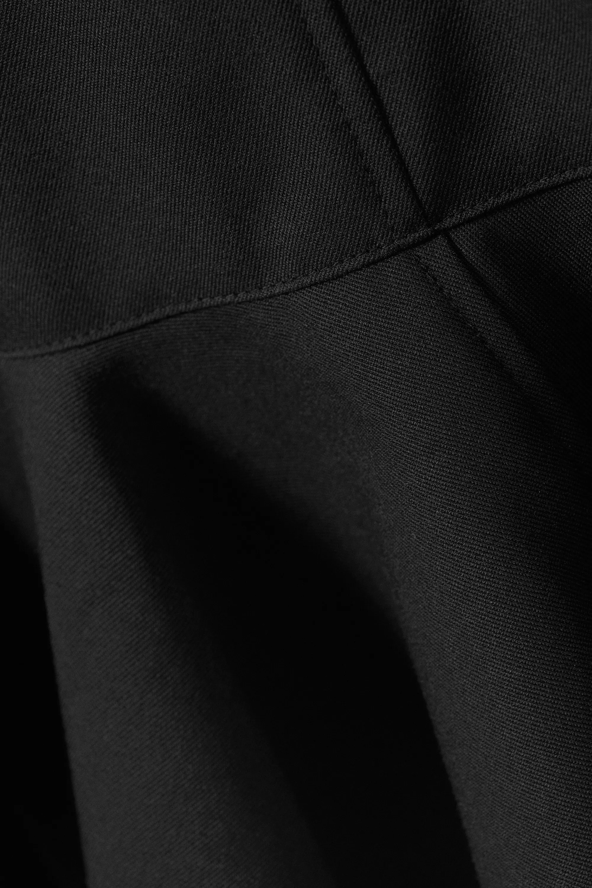 Mini-robe cintrée et évasée - Noir