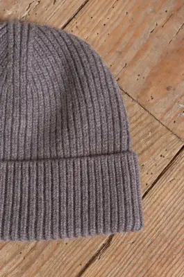 Arpenteur – VICKO WOOL BEANIE – GREIGE — photo 3