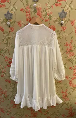 Robe Preeti White V de Vinster.  -40% — photo 3