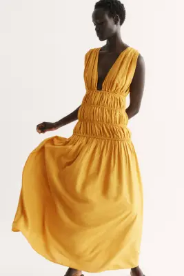 Robe smockée en viscose mélangée - Jaune foncé — photo 1
