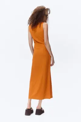 Robe froissée avec encolure bateau - Orange — photo 2