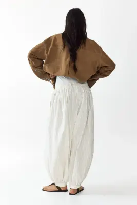 Pantalon en coton avec jambes ballon - Beige clair/rayé — photo 1
