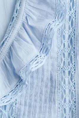 Blouse avec dentelle - Bleu clair — photo 5