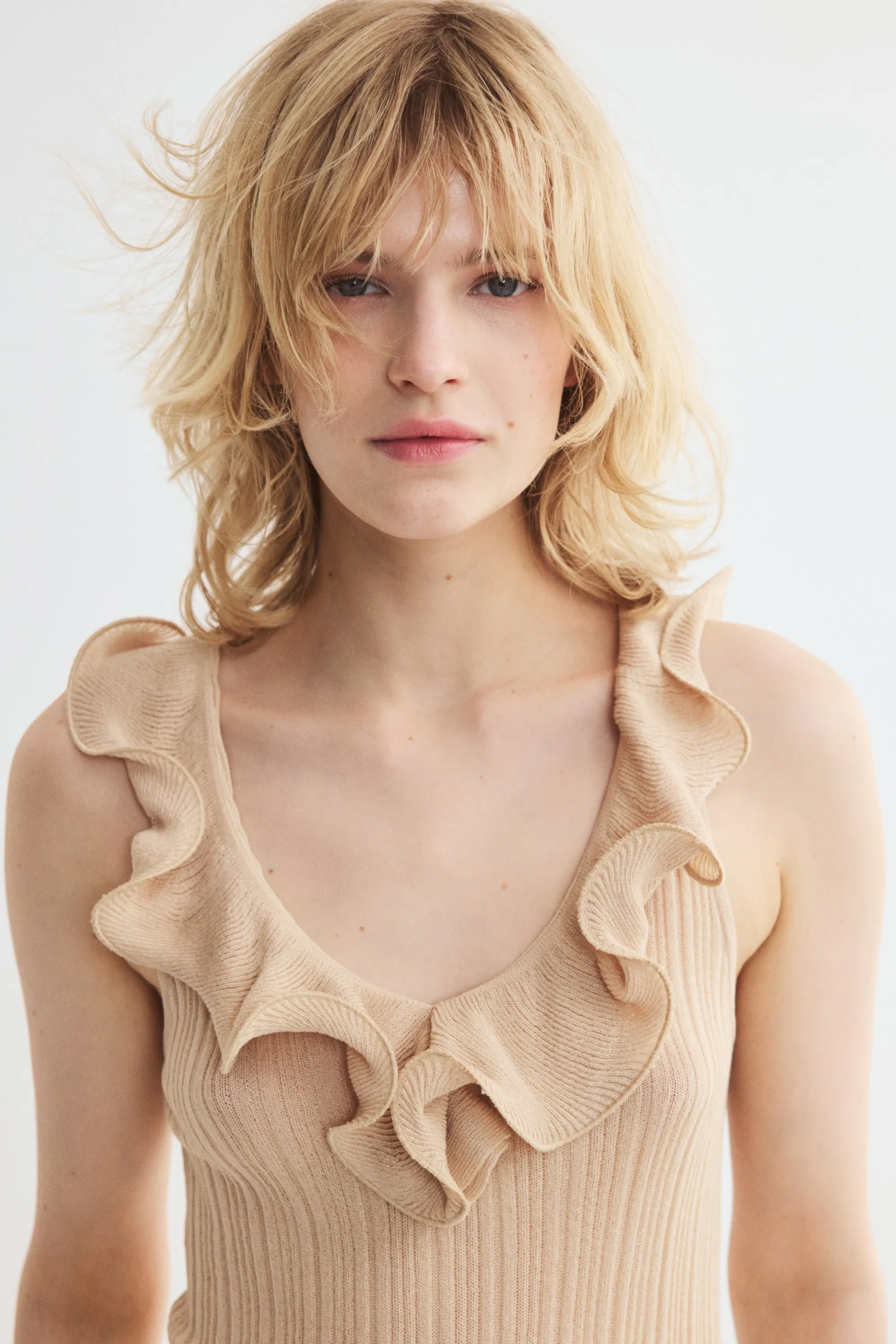 Top en maille côtelée avec ruché - Beige