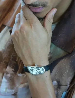 LAPHONT MELTING WATCH LARGE SILVER BLACK STRAP — photo 4