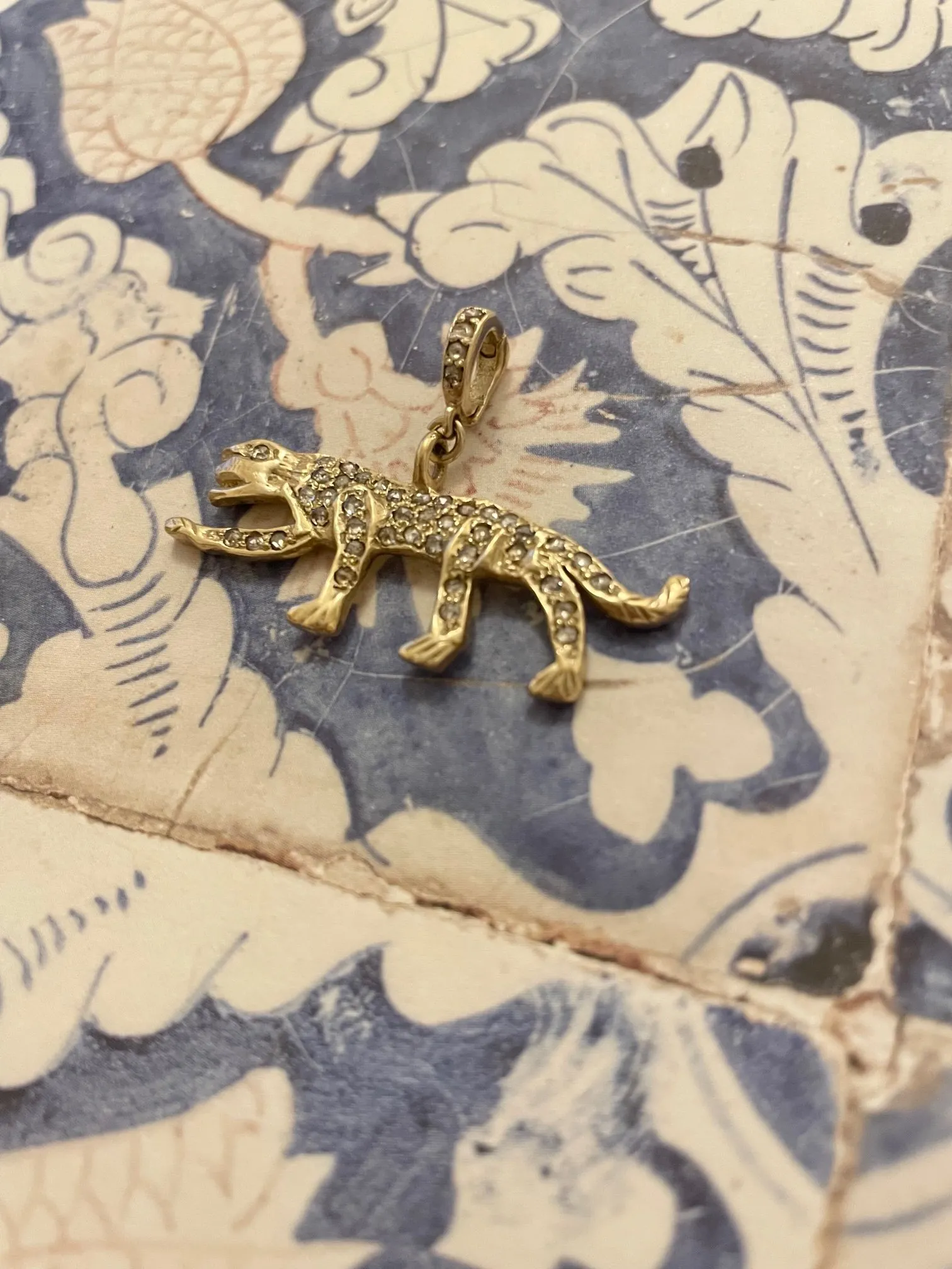 Nouveau ! ROOM SERVICE JEWELRY Pendentif Charm Baghera Diamants