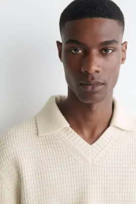 PULL POLO EN MAILLE DE LAINE GAUFRÉE - CRÈME — photo 2