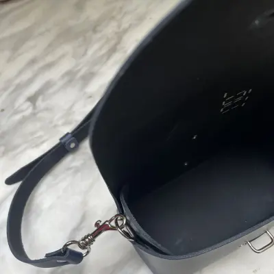 Petit Sac Bandoulière en Cuir Marine — photo 2
