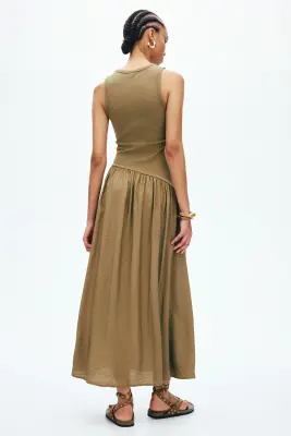 Robe avec jupe évasée - Vert kaki — photo 3