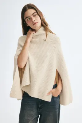 Cape en maille avec col cheminée - Beige clair — photo 1