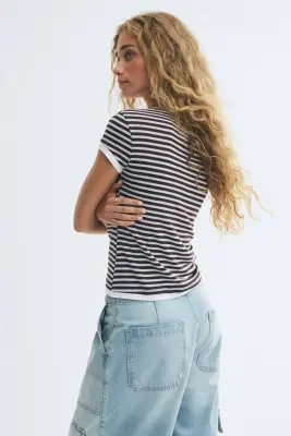 T-shirt ajusté avec biais contrastant - Marron/rayé — photo 3