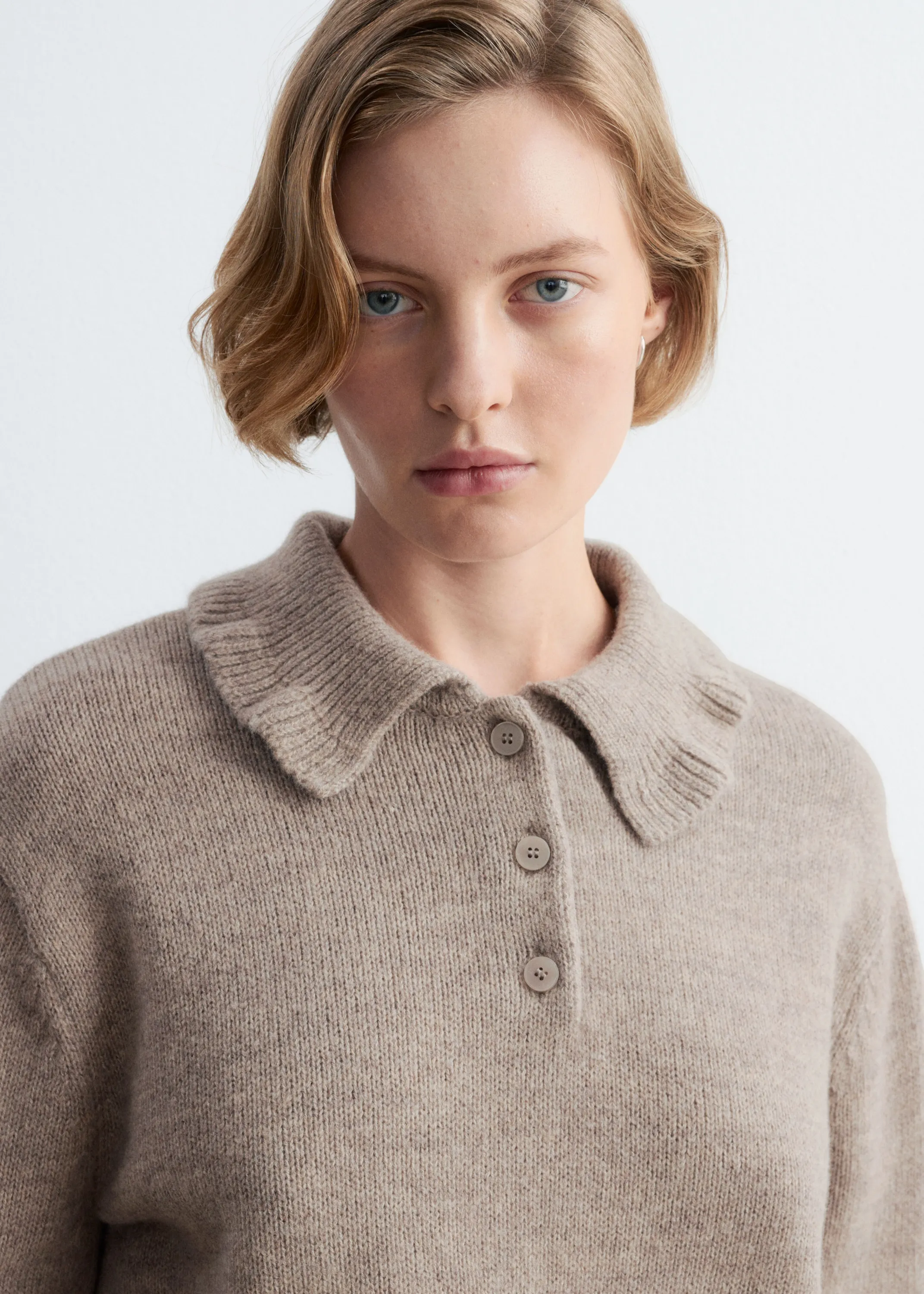 Pull à col volanté - Beige