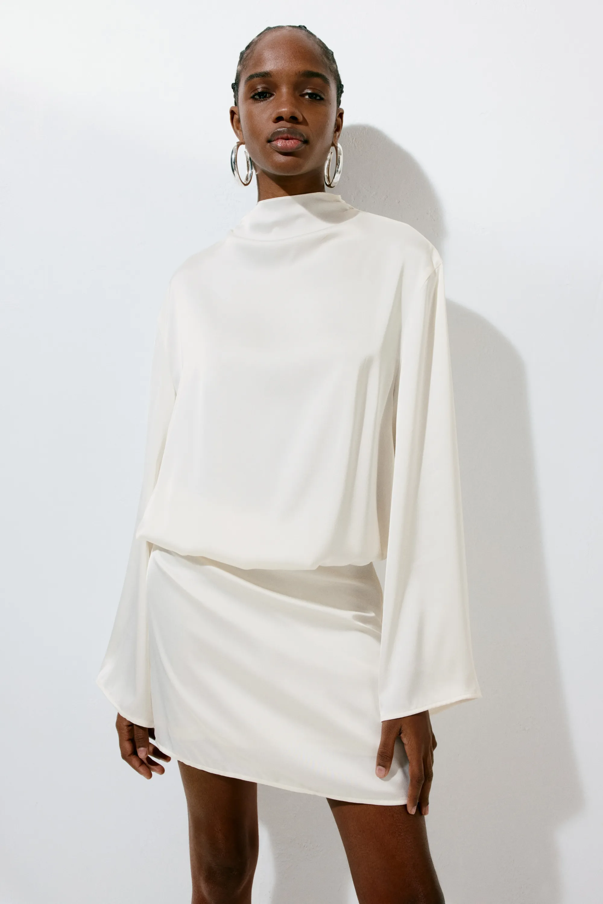 Robe en satin à effet drapé - Crème
