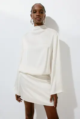 Robe en satin à effet drapé - Crème — photo 1