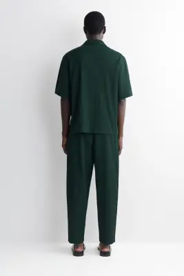 PANTALON FUSEAU DÉCONTRACTÉ EN COTON FROISSÉ - VERT FONCÉ — photo 4