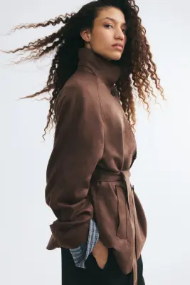 Manteau court avec ceinture à nouer - Marron foncé — photo 3