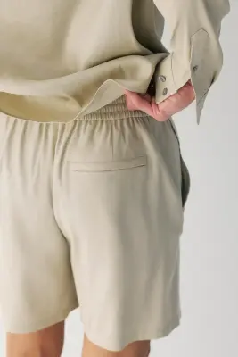 Short Easy-care Relaxed Fit en lin mélangé - Beige — photo 1