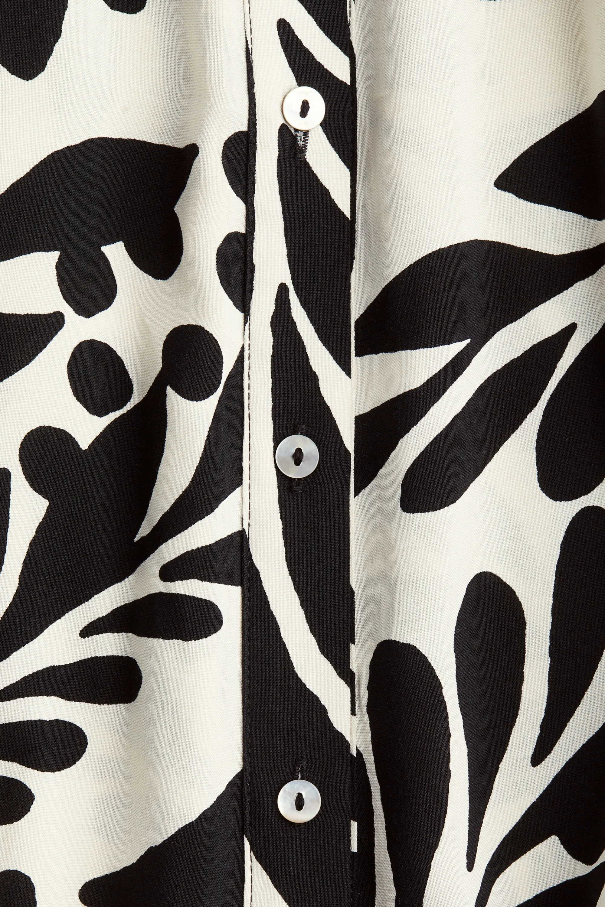 Robe chemise avec ceinture à nouer - Crème/motif noir
