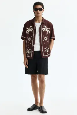 Chemise imprimée Relaxed Fit avec col cubain - Marron — photo 1
