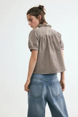 Blouse volantée en coton - Taupe clair/carreaux — photo 2