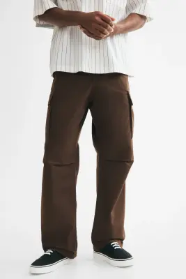 Pantalon cargo Relaxed Fit - Marron foncé — photo 1