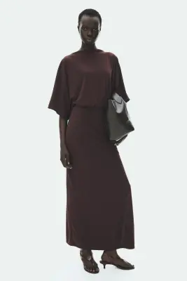 Robe en jersey avec dos bénitier - Marron foncé — photo 1