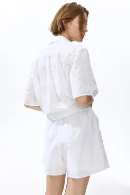 Short en coton avec broderie anglaise - Blanc — photo 3