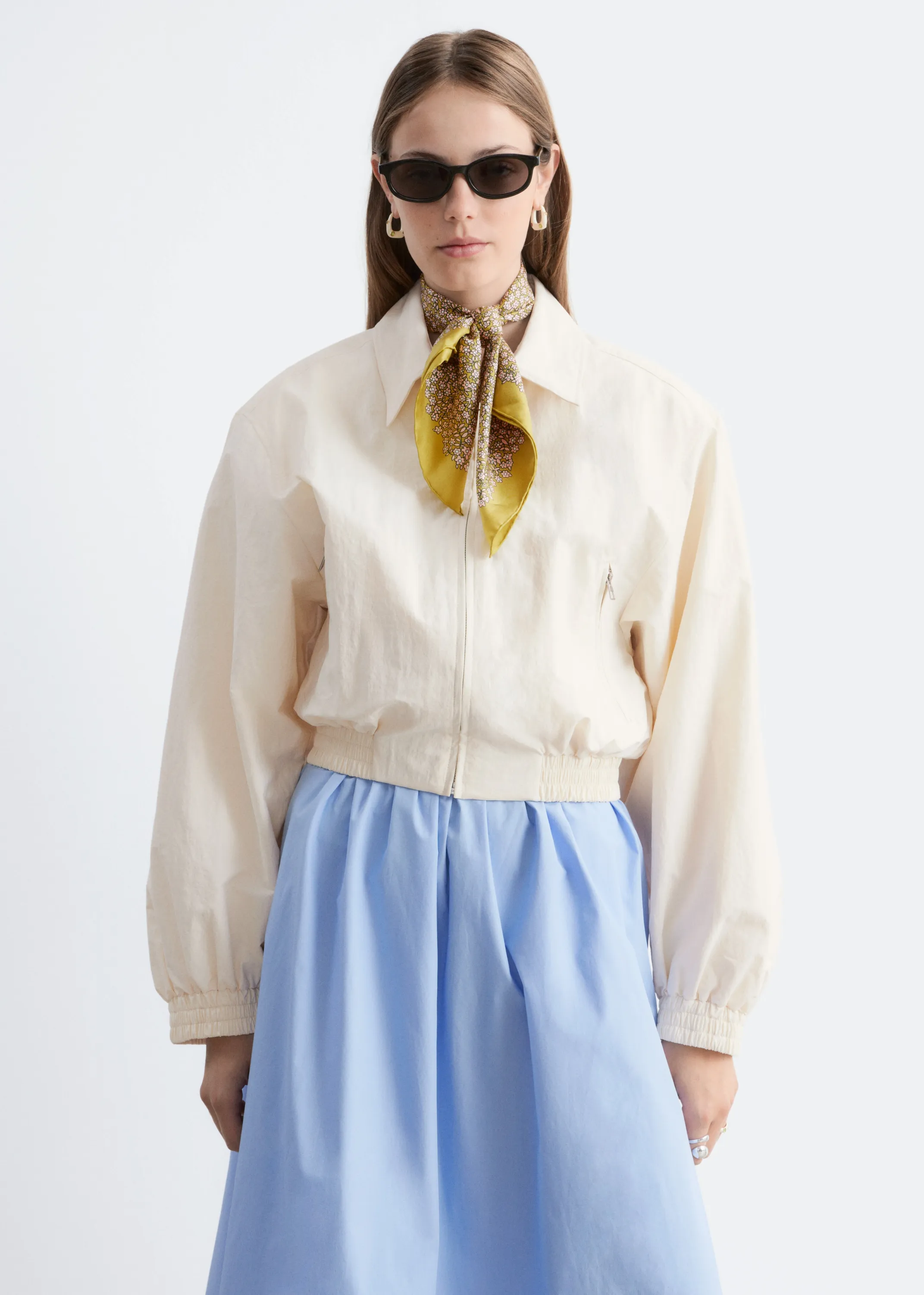 Veste courte zippée à l’avant - Beige clair