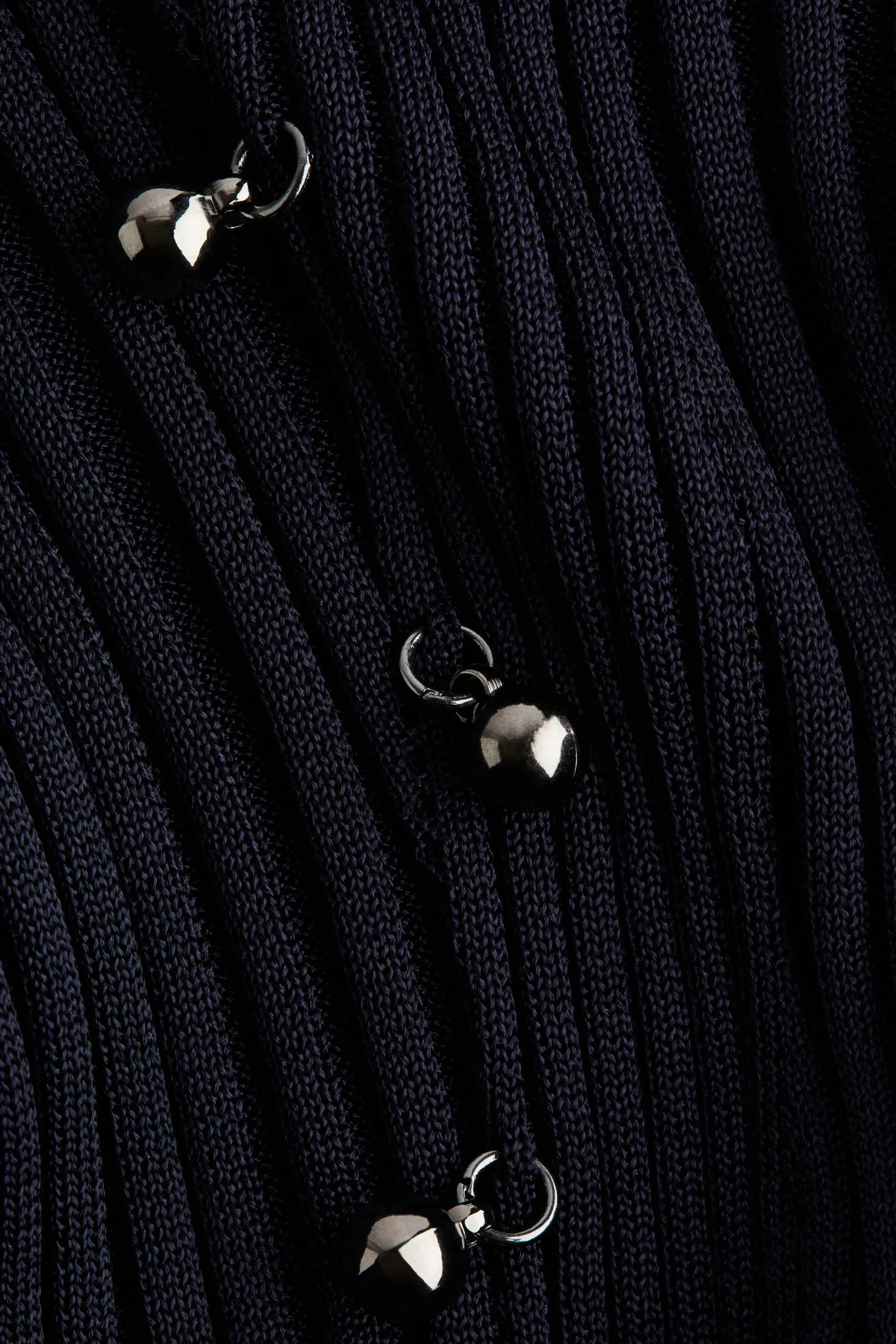 Robe en maille côtelée avec perles fantaisie - Bleu marine