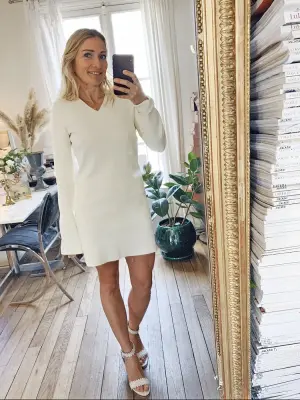 Robe manches longues col v en jersey stretch blanc ivoire Prix boutique 1500€ Taille XS — photo 2