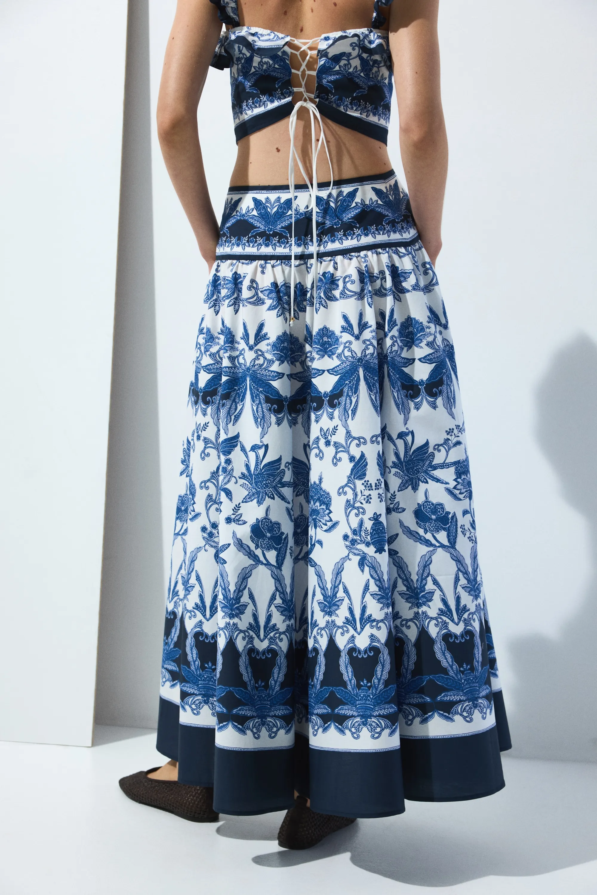 Jupe évasée en popeline de coton - Bleu foncé/motif