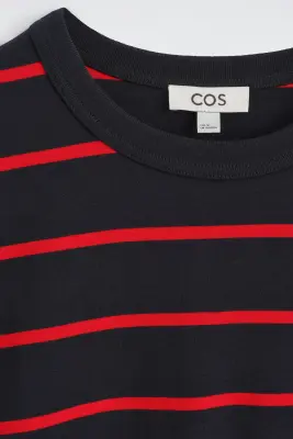 T-SHIRT DÉCONTRACTÉ À MANCHES LONGUES EN JERSEY - NAVY / RED / STRIPED — photo 5