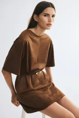 Robe en tissu gratté avec ceinture - Marron foncé — photo 2