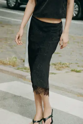 Jupe midi avec dentelle - Noir — photo 1