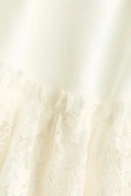 Robe en satin avec dentelle - Ivoire — photo 4