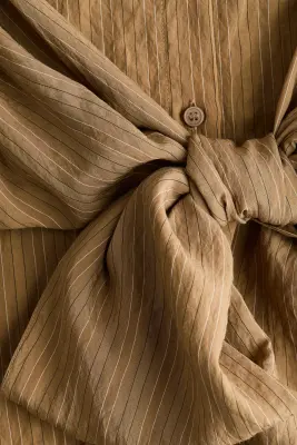Chemise en crêpe avec détail à nouer - Vert olive/rayé — photo 4