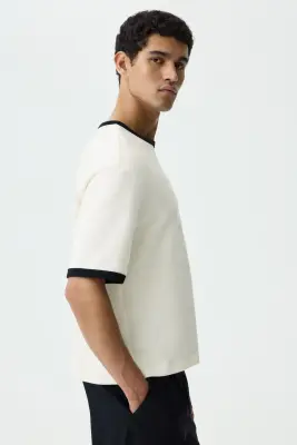 T-shirt boxy Relaxed Fit en coton - Crème/noir — photo 3
