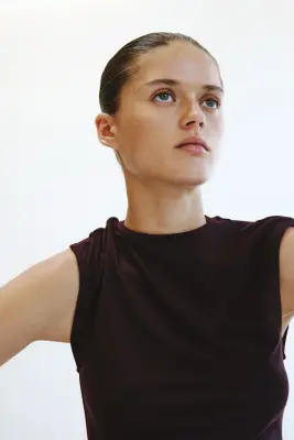 Robe asymétrique avec détail à nouer - Violet prune foncé — photo 3