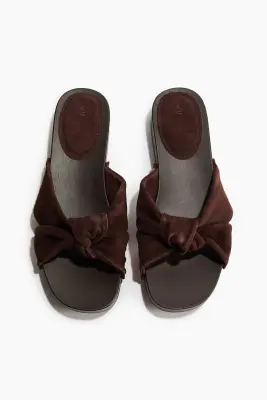 Sandales en cuir velours - Marron foncé — photo 1