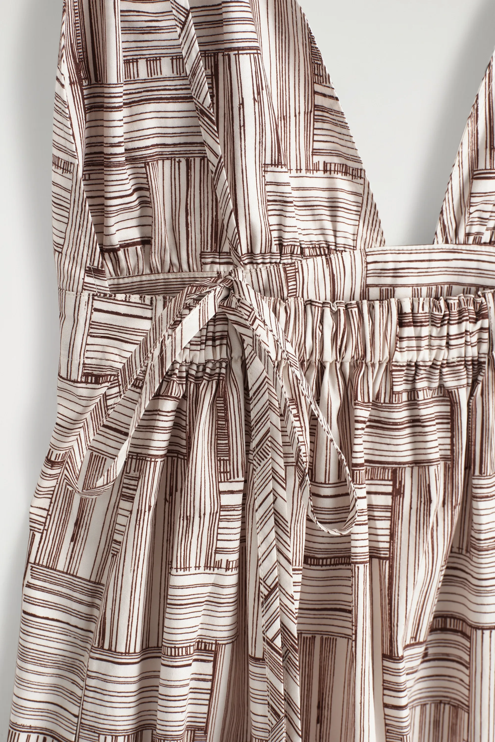 ROBE LONGUE COL EN V IMPRIMÉE - ÉCRU / MARRON / IMPRIMÉ