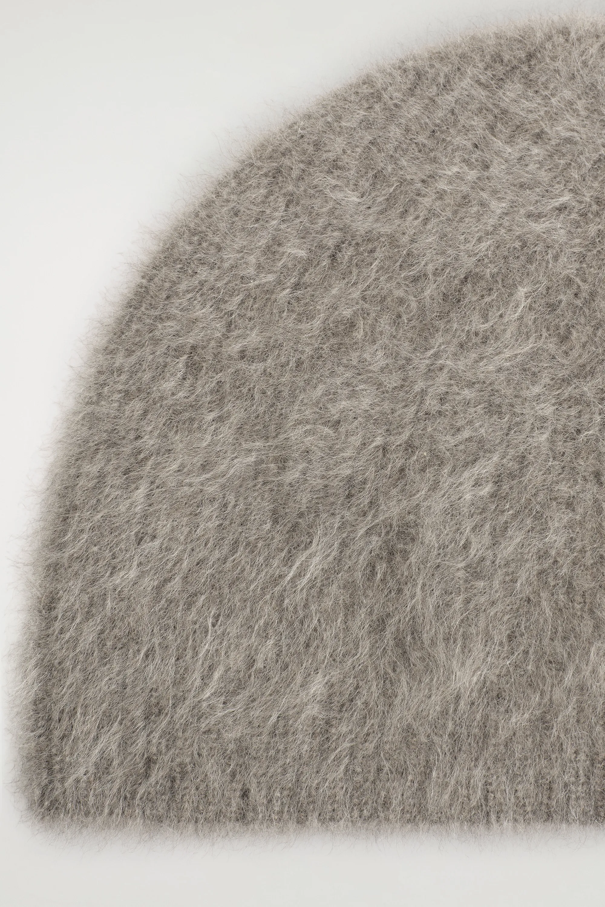 BONNET EN PUR CACHEMIRE BROSSÉ - SABLE