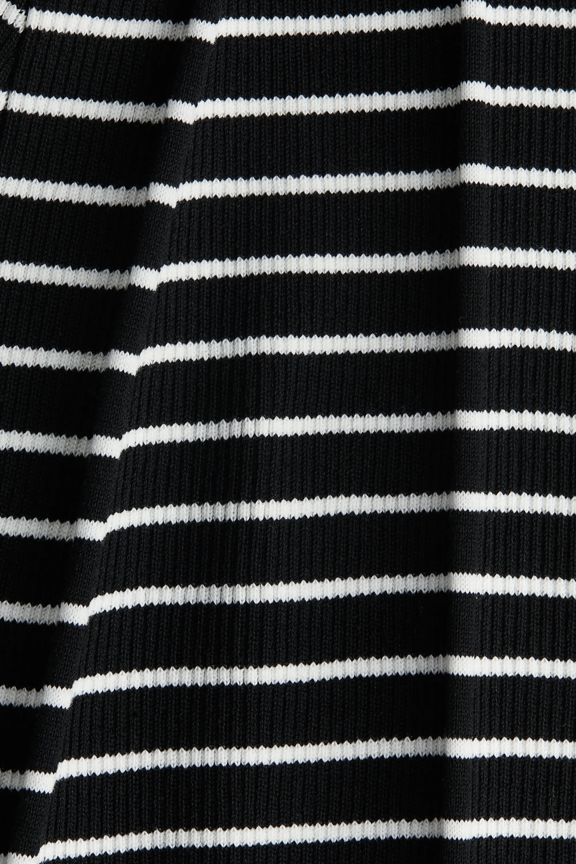 Robe en maille côtelée avec jupe évasée - Noir/rayé