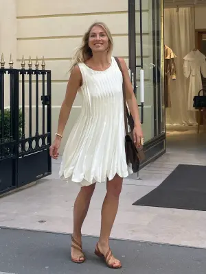 Robe de mariée ou cocktail en crêpe de soie plissé blanc ivoire Px boutique 2000€ Taille 34 — photo 2